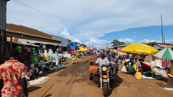 Elegu market